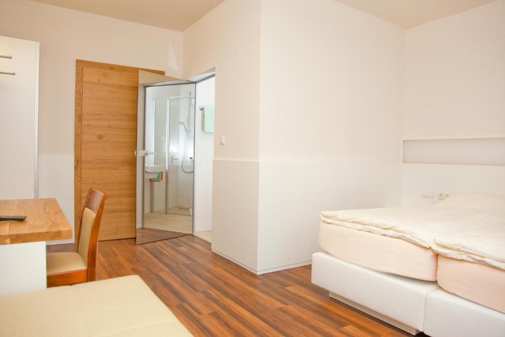 Gasthof Pack "Zur Lebing Au" Hartberg Chambre photo